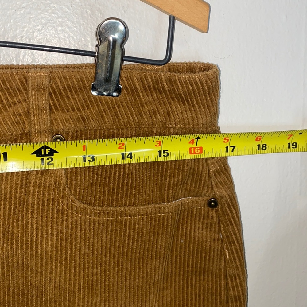 🪿Brown Corduroy Button up skirt! - Picture 5 of 8